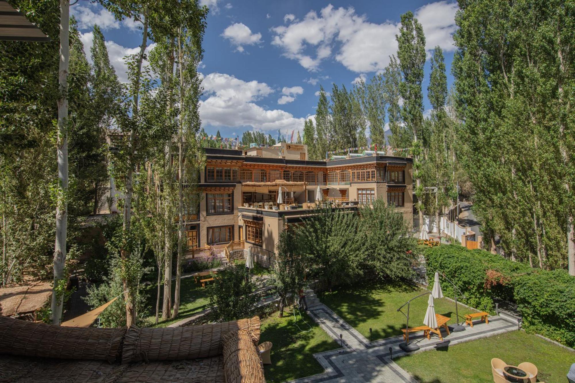 The Silk Route Ladakh Hotel Leh Exterior photo